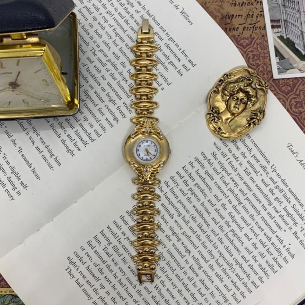 Vintage Gold Tone Butterfly Women's Watch